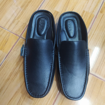Valflick Men’s Black Leather Half-Loafers is designed for the modern man who refuses to choose between looking sharp and feeling relaxed.